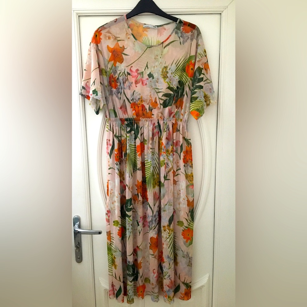 Lovely long floral mesh zara dress - Picture 1 of 4